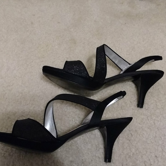 Women's gown shoes - Picture 4 of 4